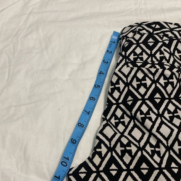 Mario Serrani Tribal prints shorts size 4 - Picture 5 of 8